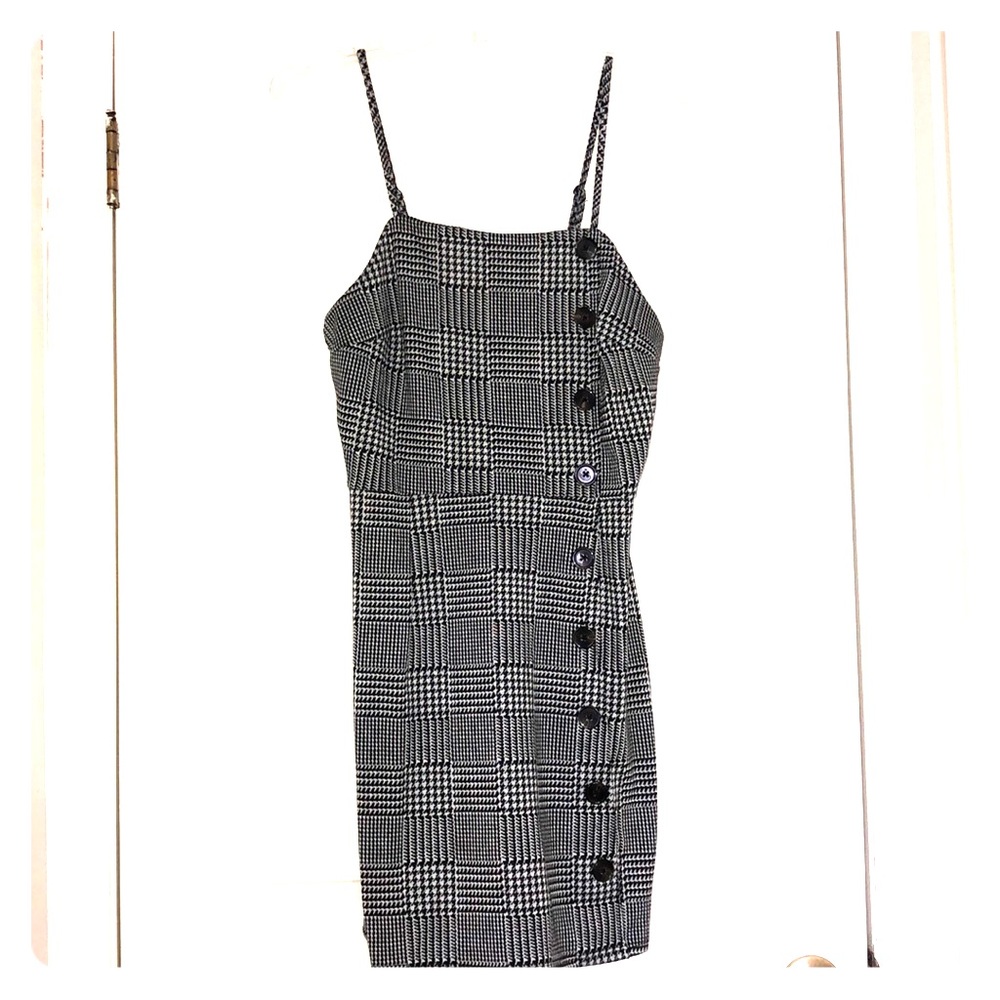 Black and white houndstooth mini